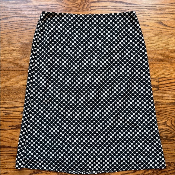Elegant Black and White Polka Dot Skirt - Picture 1 of 3